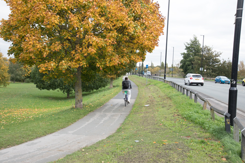 Cycle track along Water End