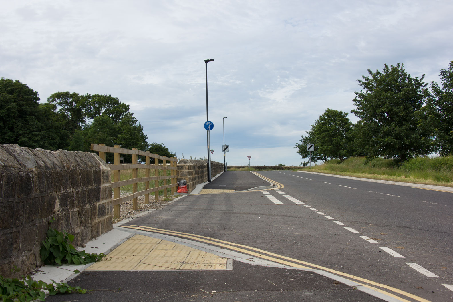 Give way to future business park entrance, Beckwith Head Road