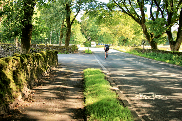 Pavement cycling in Cracoe
