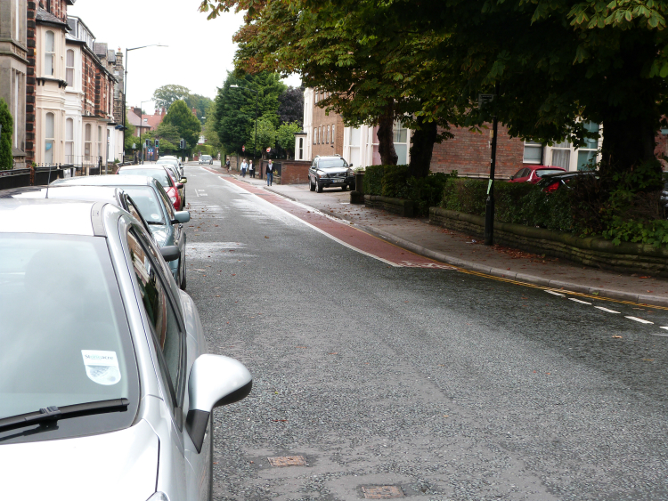 North Park Rd, Harrogate - cycle contraflow lane