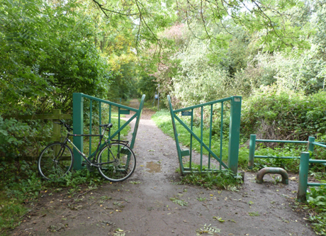 Anti-motorcycle gate on Harland Way
