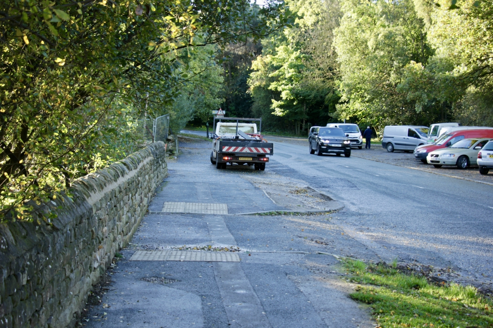 Pavement on Harlow Moor Road, near Sussex Court