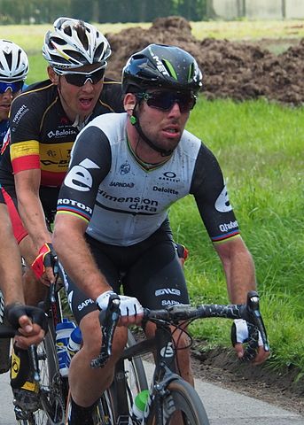 Mark Cavendish riding for Dimension Data