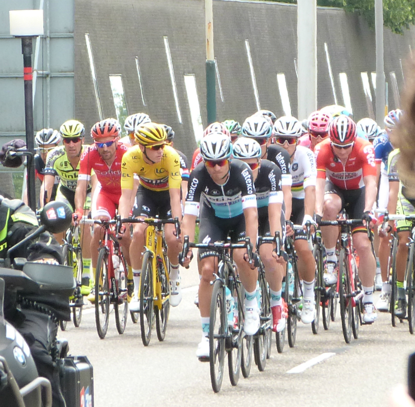 Rohan Dennis in yellow, 2015 Tour de France