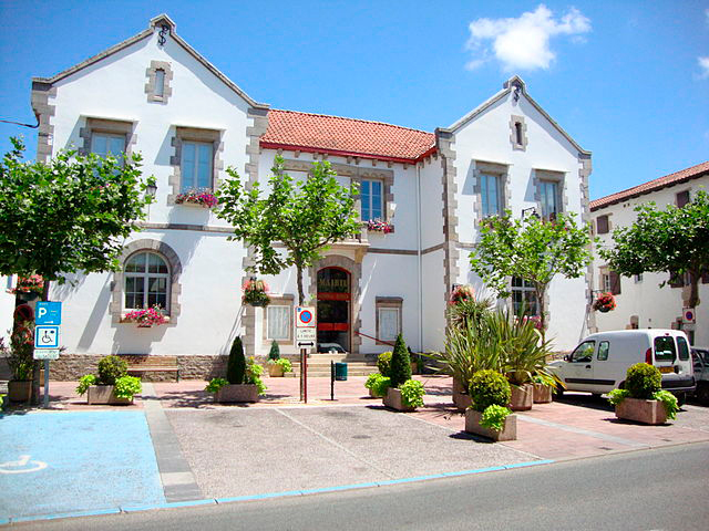 Saint-Pée-sur-Nivelle, Town Hall