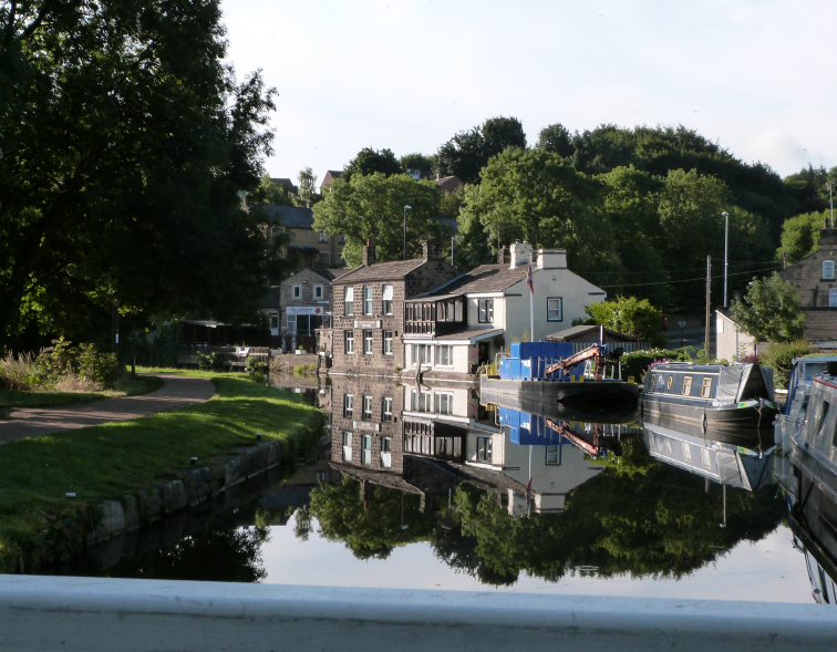 Leeds & Liverpool canal at Rodley