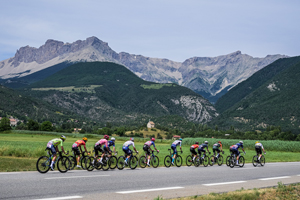 Action on Stage 17 TDF 2024